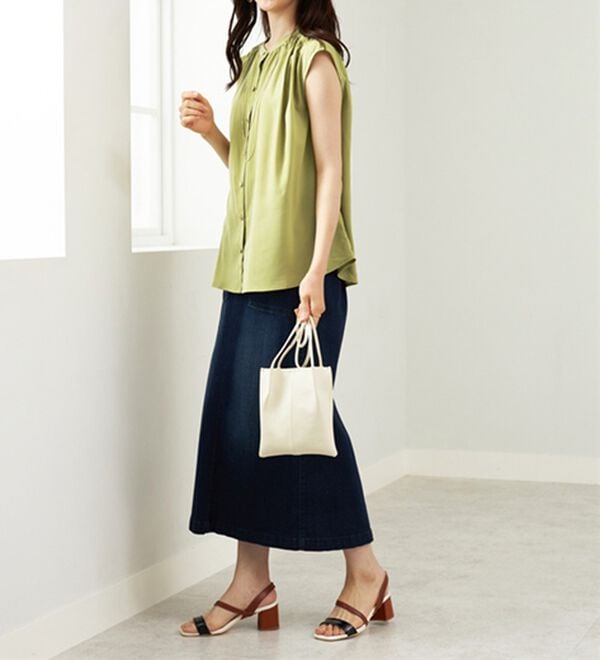 BELLUNA（ベルーナ）の「ギャザー使いフレンチスリーブブラウス（ブラウス）」｜詳細画像