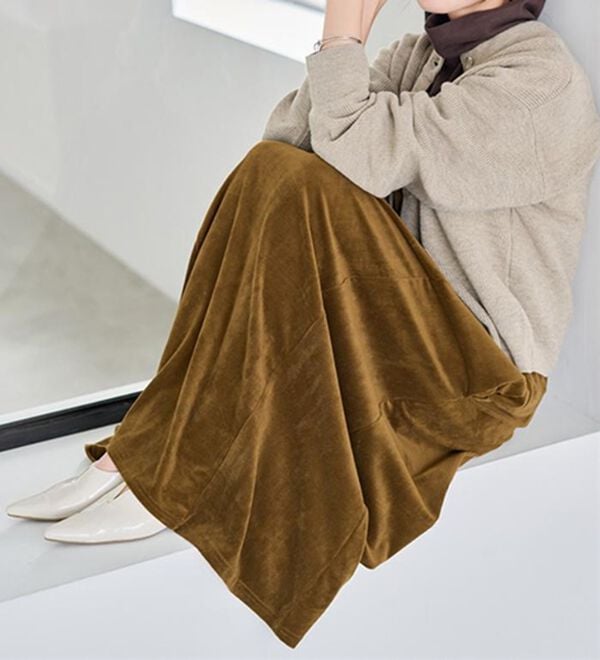 RANAN（ラナン）の「畦ニットカーデ&times;ベロアキャミワンピ（ロングワンピース）」｜詳細画像