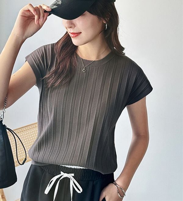 GeeRA（ジーラ）の「プリーツ編フレンチスリーブリブトップス（ニット・セーター）」｜詳細画像