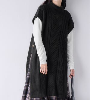 Viola e Viola（ヴィオラ エ ヴィオラ）の「ロングニットベスト（ベスト）」｜ブラック