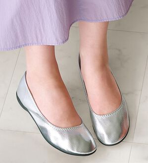 BELLUNA（ベルーナ）の「日本製やわらか軽量パンプス（パンプス）」｜シルバー