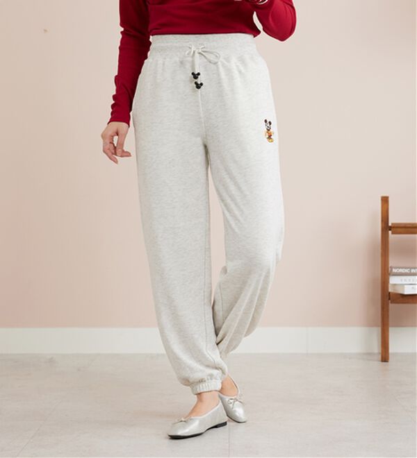 BELLUNA（ベルーナ）の「＜Ｄｉｓｎｅｙ＞【ミッキー】裾ゴム入り刺しゅう裏毛パンツ（その他パンツ）」｜詳細画像