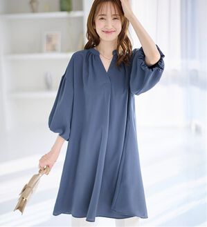 alotta（アロッタ）の「パフ袖とろみブラウスチュニックワンピース（チュニックワンピース）」｜スモーキーブルー