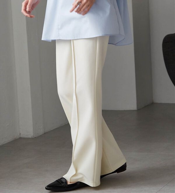 RANAN（ラナン）の「美脚見えツイルフレアーパンツ（フルレングスパンツ）」｜アイボリー