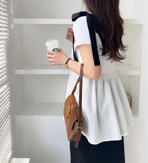 GeeRA（ジーラ）の「バイカラーぽこぽこリボンビスチェ（ブラウス）」｜詳細画像