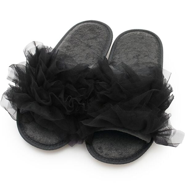 iellio（イエリオ）の「ミルフィーユフリルルームシューズ（スリッパ・ルームシューズ）」｜ブラック