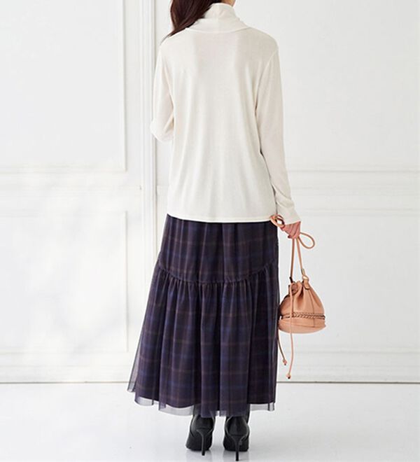 BELLUNA（ベルーナ）の「うっとりなめらか素材ハイネックプルオーバー（カットソー）」｜詳細画像