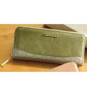 BELLUNA（ベルーナ）の「＜クロコダイル＞ジャカード織使い長財布（財布・パスケース）」｜グリーン