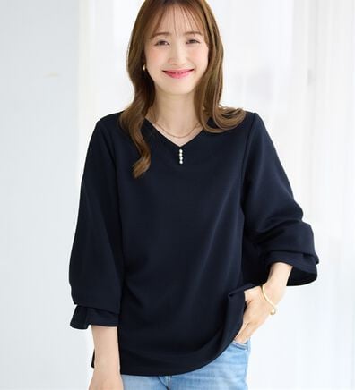 alotta（アロッタ）の「【シワになりにくい】柔らかエンボス素材キャンディースリーブトップス（カットソー）」