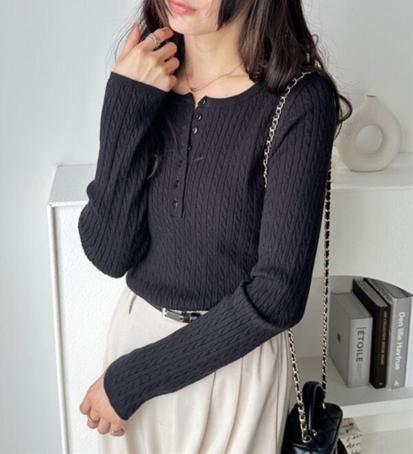 GeeRA（ジーラ）の「ミニケーブルヘンリーネックリブニット（ニット・セーター）」｜詳細画像