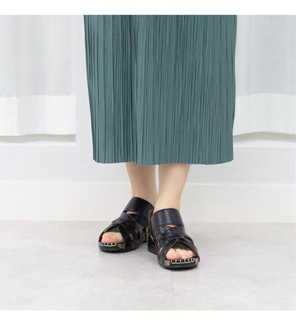 BELLUNA（ベルーナ）の「【３Ｅ／４Ｅ選べる】フットベットウェッジサンダル（サンダル・ミュール）」｜詳細画像