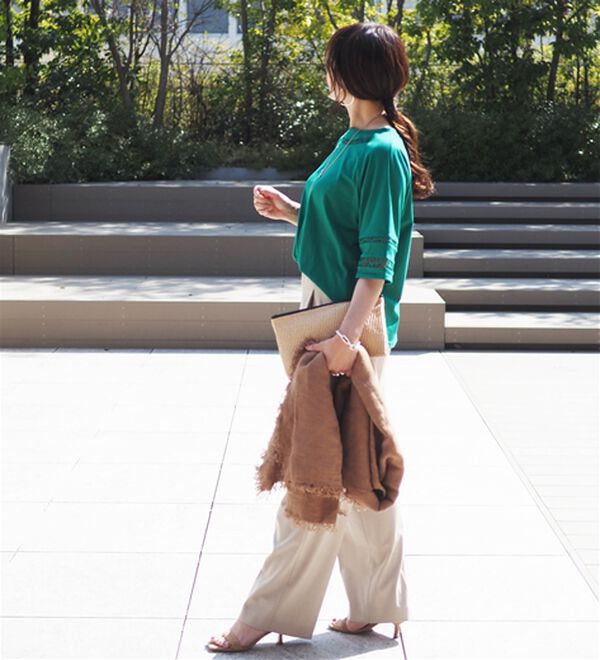 BELLUNA（ベルーナ）の「衿＆袖ハシゴレース使いプルオーバー（カットソー）」｜詳細画像