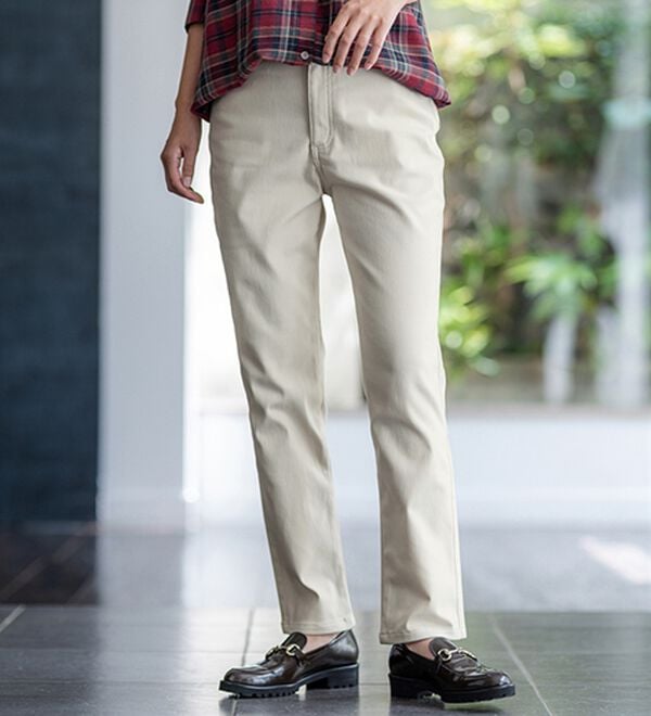 BELLUNA（ベルーナ）の「静電防止！蓄熱綿サテンストレッチカラーパンツ（フルレングスパンツ）」｜詳細画像