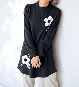 BELLUNA（ベルーナ）の「【メルティポンチ】プリントチュニック（チュニック）」｜大花柄(黒)
