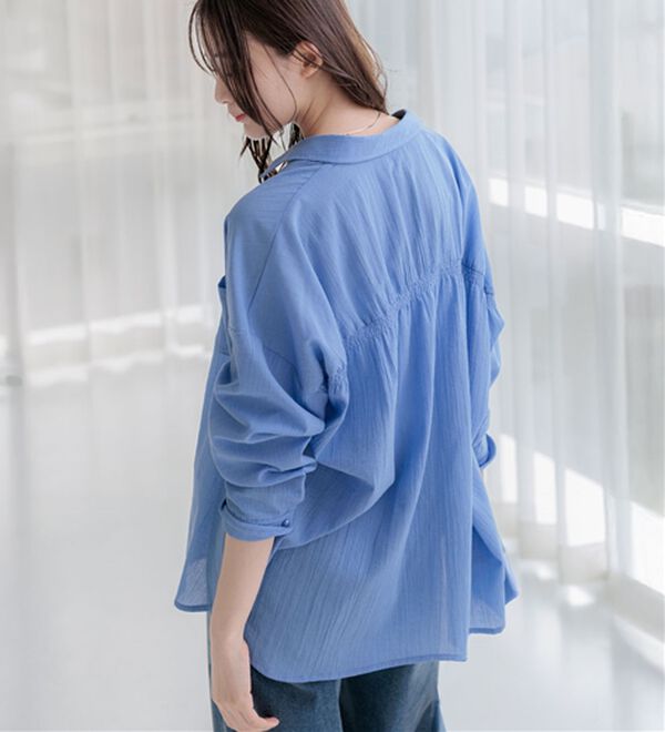 BELLUNA（ベルーナ）の「【接触冷感】シワになりにくい透け感シャツ（シャツ）」｜サックス