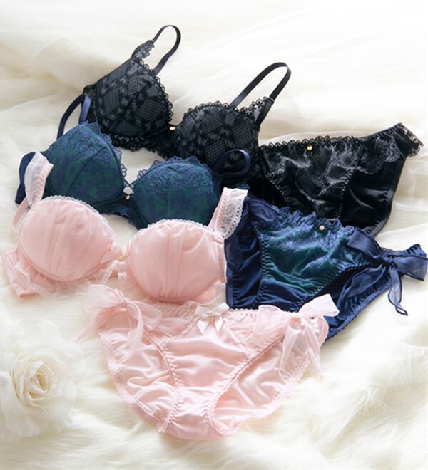 YU'NOW（ユナウ）の「ぷるるん谷間のノンワイヤーブラ＆ショーツ（ブラジャー＆ショーツセット）」｜詳細画像