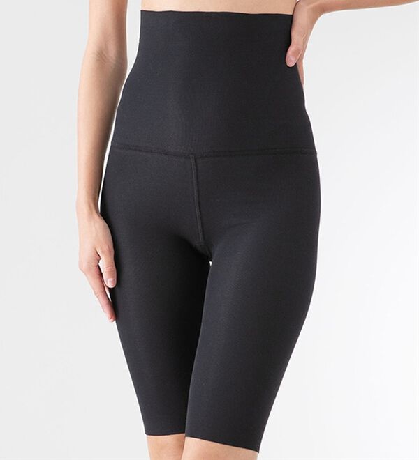 LAVIENNE（ラヴィエンヌ）の「吸湿発熱フラット仕立ての綿混腹巻付５分丈レギンス（肌着・インナーウェア）」｜詳細画像