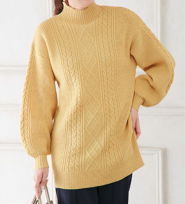 alotta（アロッタ）の「【毛玉になりにくい・静電気防止】ケーブル柄パフ袖ゆるニットチュニック（ニット・セーター）」｜詳細画像