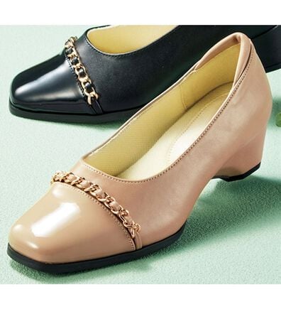 BELLUNA（ベルーナ）の「４Ｅチェーン使いウェッジパンプス（パンプス）」