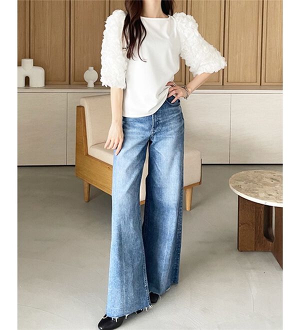 GeeRA（ジーラ）の「【YOUING.】フラワーモチーフ半袖トップス（カットソー）」｜詳細画像