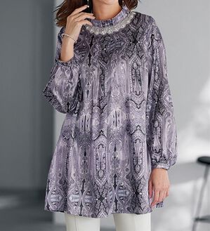 BELLUNA（ベルーナ）の「艶やかペイズリー柄ビジュー使いチュニック（チュニック）」｜ラベンダー