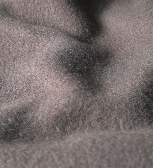 BELLUNA（ベルーナ）の「ニット帽ネコ3匹ネコ裏起毛プルオーバー（カットソー）」｜詳細画像