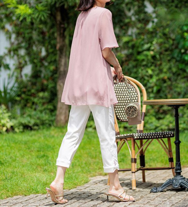 BELLUNA（ベルーナ）の「ヒンヤリ&times;サラリ速乾！綿サテンストレッチ裾リボンクロップドパンツ（クロップドパンツ）」｜詳細画像