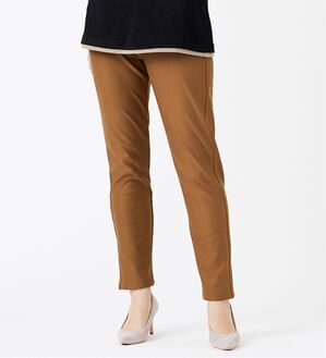 BELLUNA（ベルーナ）の「マシュマロみたいな裏ベロアなめらかストレッチパンツ（フルレングスパンツ）」｜キャメル