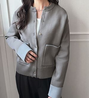 GeeRA（ジーラ）の「配色カラーニットカーディガン（ニットカーディガン）」｜チャコール&times;ブルー