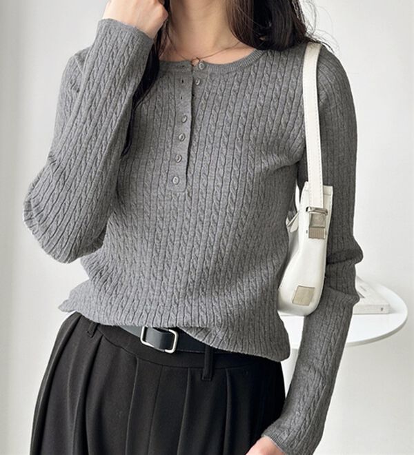 GeeRA（ジーラ）の「ミニケーブルヘンリーネックリブニット（ニット・セーター）」｜詳細画像