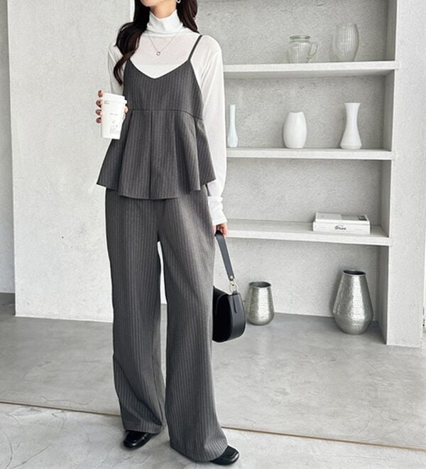 GeeRA（ジーラ）の「セットアップ風プリーツビスチェキャミサロペ（オールインワン）」｜詳細画像