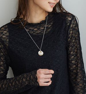 BELLUNA（ベルーナ）の「【重ね着にぴったり♪】のびやかレース素材メロー使いインナー（カットソー）」｜詳細画像