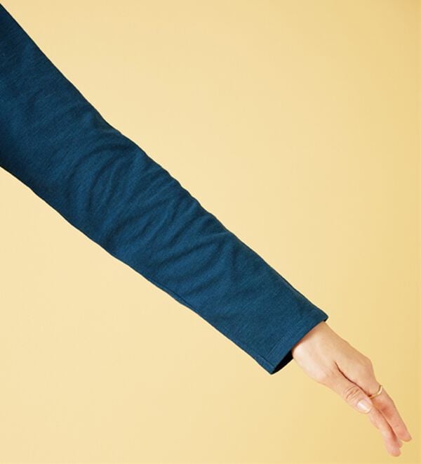 BELLUNA（ベルーナ）の「肌に優しい吸湿発熱ふんわりプルオーバー（カットソー）」｜詳細画像