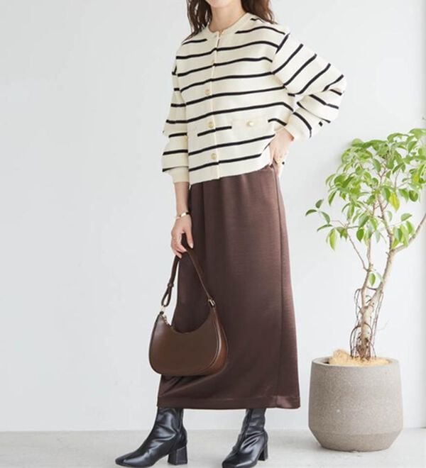 RANAN（ラナン）の「【4つの機能付き】洗える！ゴールド調ボタンニットカーディガン（ニットカーディガン）」｜詳細画像