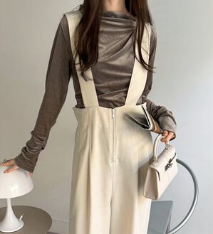 GeeRA（ジーラ）の「フロントジップハイウエストサロペット（オールインワン）」｜ライトベージュ