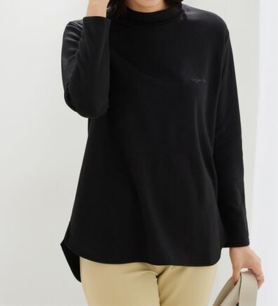 BELLUNA（ベルーナ）の「ロゴ刺しゅう裏起毛ニットソーチュニック（カットソー）」