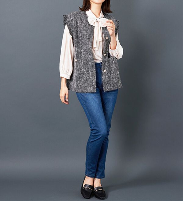 BELLUNA（ベルーナ）の「ツイード調パールボタンデザインベスト（ベスト）」｜詳細画像