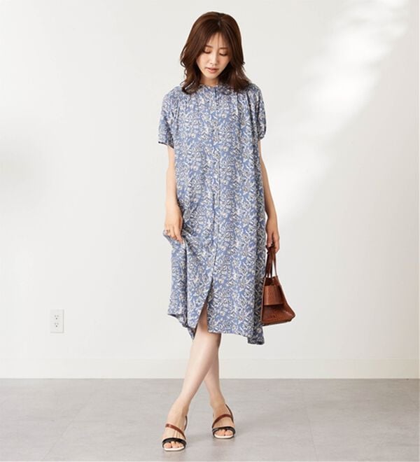 BELLUNA（ベルーナ）の「レーヨン素材肩シャーリング使いワンピース（その他ワンピース）」｜詳細画像