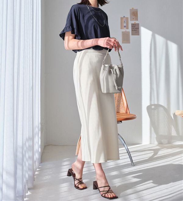 Viola e Viola（ヴィオラ エ ヴィオラ）の「サラリ綿混フリル袖Tシャツ（カットソー）」｜詳細画像