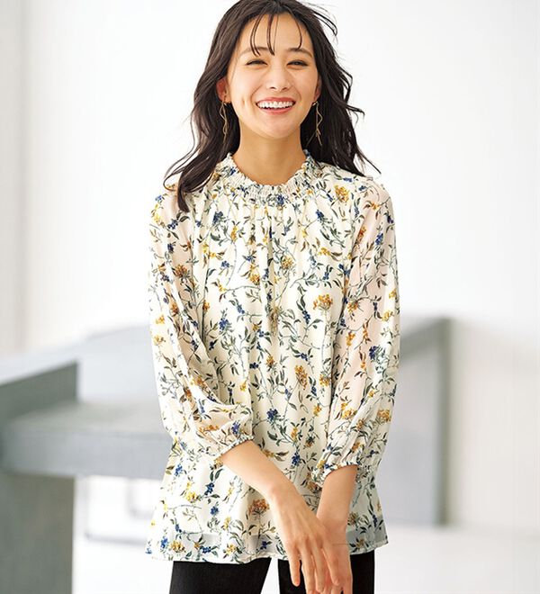 BELLUNA（ベルーナ）の「シフォンプリントシャーリング使いブラウス（ブラウス）」｜詳細画像