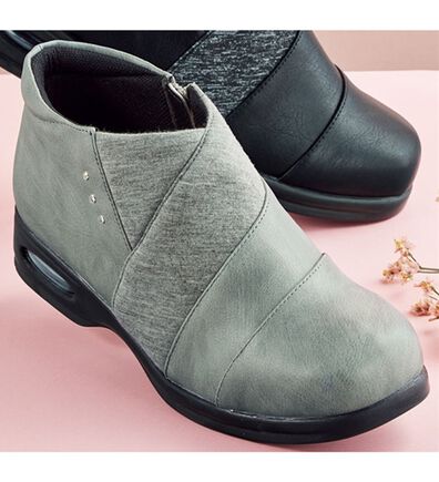 BELLUNA（ベルーナ）の「５Ｅエアソールショートブーツ（ブーツ）」