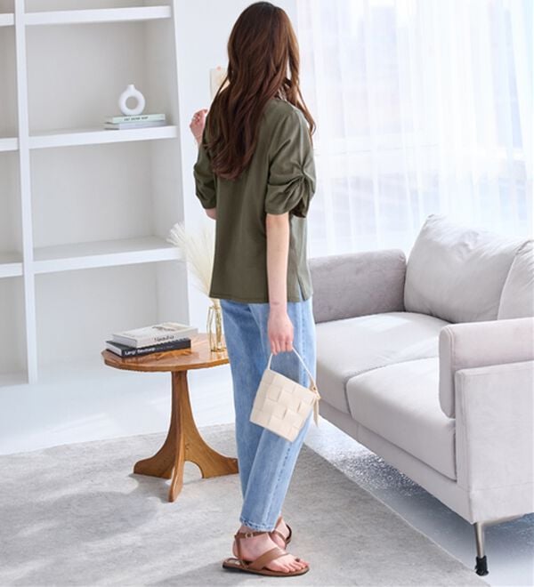 Viola e Viola（ヴィオラ エ ヴィオラ）の「綿１００％袖タックＴシャツ（Tシャツ）」｜詳細画像