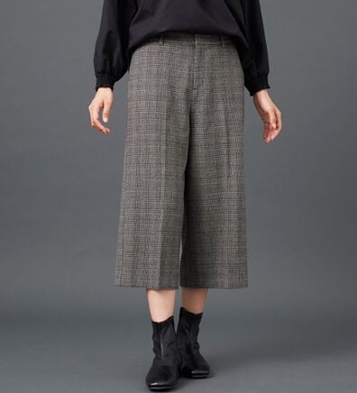 BELLUNA（ベルーナ）の「サマ見え（スーパーウォーム）ウール調センタープレスクロップドパンツ（クロップドパンツ）」