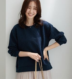 BELLUNA（ベルーナ）の「花柄ふくれジャカード素材プルオーバー（カットソー）」｜ネイビー