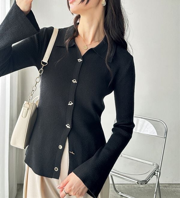 GeeRA（ジーラ）の「ゴールドボタンポロ衿リブニットトップス（ニットカーディガン）」｜詳細画像