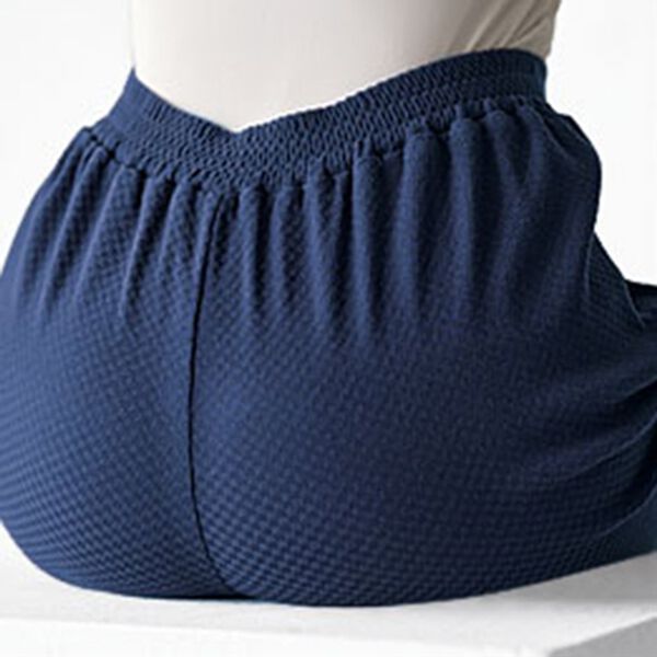 BELLUNA（ベルーナ）の「ストレッチジャカード素材フレアーパンツ（フルレングスパンツ）」｜詳細画像