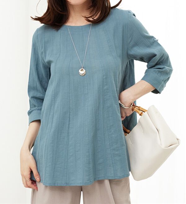 BELLUNA（ベルーナ）の「【店舗・ネット限定】シャドーストライプ素材タック使いブラウス（ブラウス）」｜詳細画像