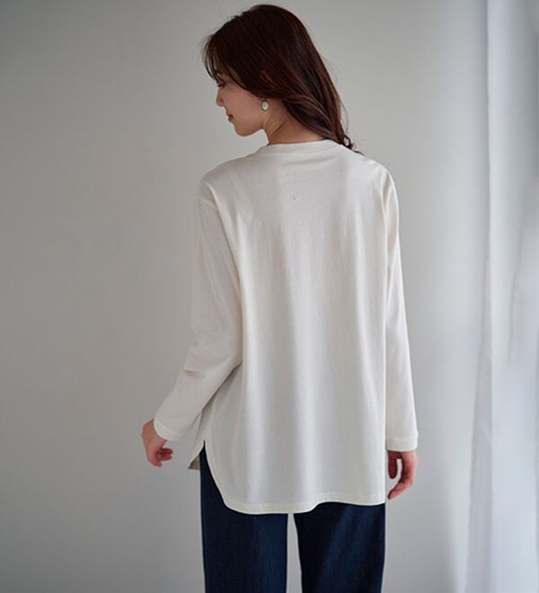 BELLUNA（ベルーナ）の「綿１００％素材フロッキーロゴ長袖Ｔシャツ（Tシャツ）」｜詳細画像