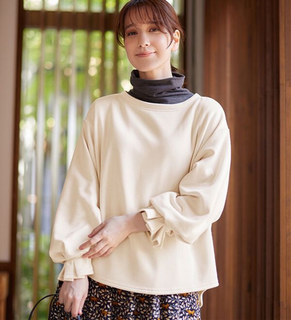 Viola e Viola（ヴィオラ エ ヴィオラ）の「裏ファー袖タックプルオーバー（カットソー）」｜詳細画像