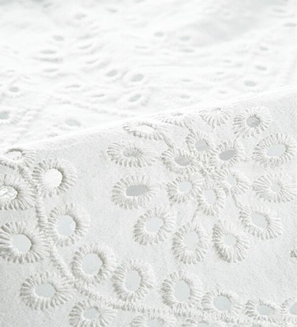 BELLUNA（ベルーナ）の「花柄レース刺しゅうシャツチュニック（チュニック）」｜詳細画像